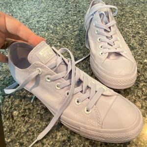 Size 10 lilac converse all star shoes barely worn